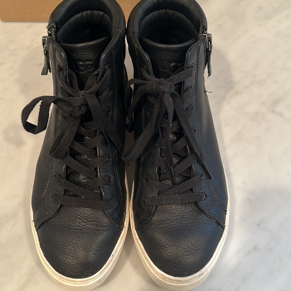 UGG Olli style leather high top sneakers w 📦 - Picture 2 of 8
